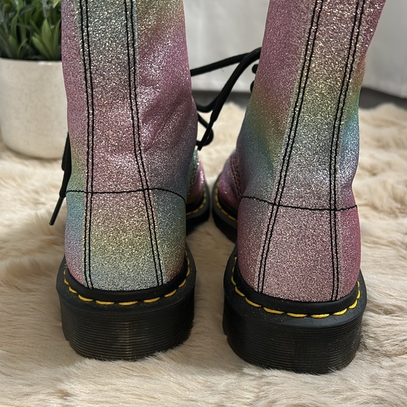 Dr. Martens Boots 🌈 - Picture 5 of 8